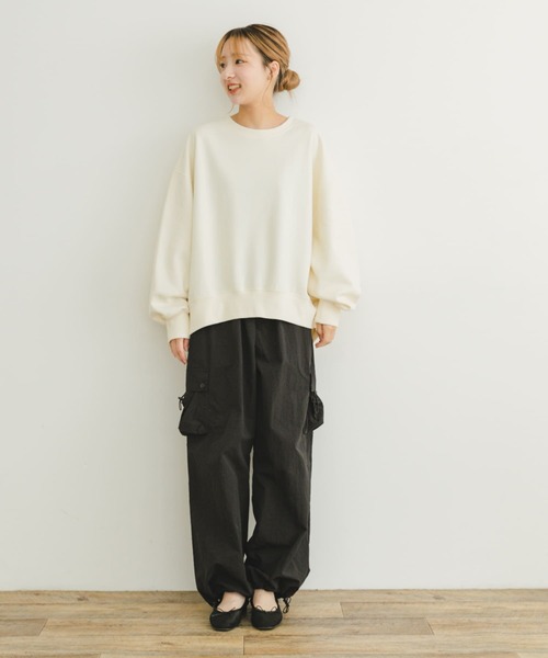 ITEMS URBANRESEARCH（アイテムズ アーバンリサーチ）の「エアリータッチクルーネックスウェット（スウェット・レディース・チャコールグレー/イエロー/オフホワイト・FREE）」の7枚目の写真