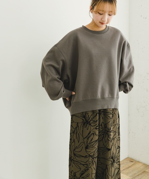 ITEMS URBANRESEARCH（アイテムズ アーバンリサーチ）の「エアリータッチクルーネックスウェット（スウェット・レディース・チャコールグレー/イエロー/オフホワイト・FREE）」の13枚目の写真
