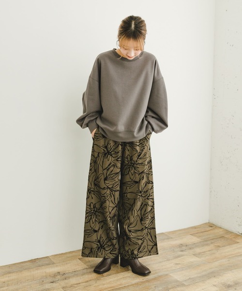 ITEMS URBANRESEARCH（アイテムズ アーバンリサーチ）の「エアリータッチクルーネックスウェット（スウェット・レディース・チャコールグレー/イエロー/オフホワイト・FREE）」の14枚目の写真