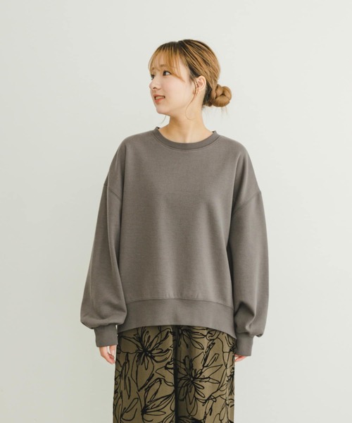 ITEMS URBANRESEARCH（アイテムズ アーバンリサーチ）の「エアリータッチクルーネックスウェット（スウェット・レディース・チャコールグレー/イエロー/オフホワイト・FREE）」の16枚目の写真
