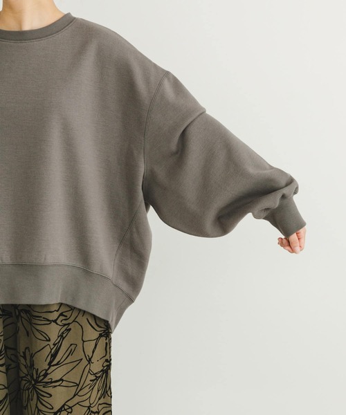 ITEMS URBANRESEARCH（アイテムズ アーバンリサーチ）の「エアリータッチクルーネックスウェット（スウェット・レディース・チャコールグレー/イエロー/オフホワイト・FREE）」の20枚目の写真