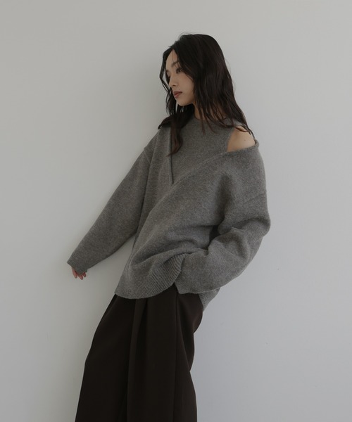  hellam（へラム）の「レイヤード風Vネックニット（ニット/セーター・レディース・ブラウン/アイボリー/ブラック/チャコール・FREE）」の13枚目の写真