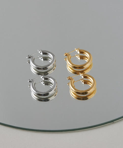 ciite' surgical stainless(シーテサージカルステンレス)の「【 金属アレルギー対応 】 シンプルリングフープピアス サージカルステンレス (両耳用)(ピアス(両耳用)・レディース・ゴールド/シルバー・10/16)」の3枚目の写真