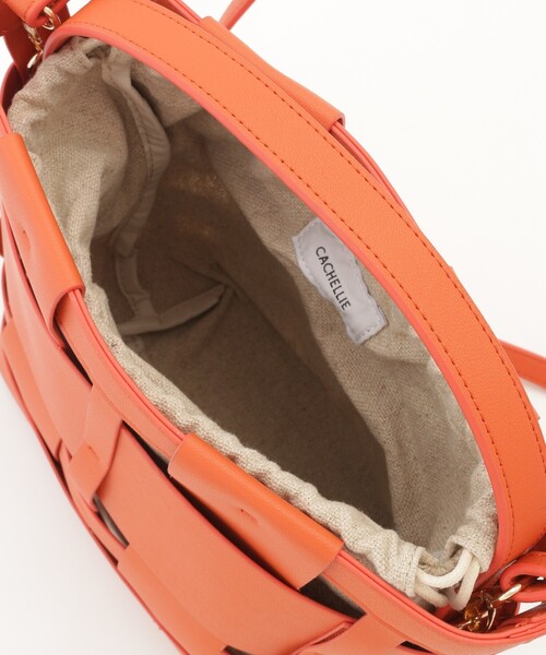 &Bridge(アンドブリッジ)の「cachellier(カシェリエ) 巾着付きショルダーバッグ(ショルダーバッグ・レディース・オレンジ・99)」の4枚目の写真