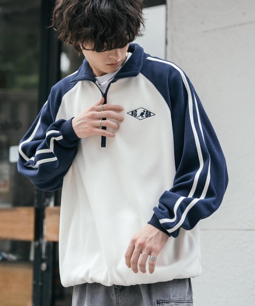 KANGOL(カンゴール)の「新色追加 KANGOL カンゴール 別注コラボオーバーサイズサイドラインワンポイントロゴ刺繍ハーフジップフリーストレーナー(スウェット・メンズ・ブルー系/ブラック系/ホワイト系/ブラック/グレー系/ブルー/ホワイト系2/ホワイト系1/ネイビー/チャコール/ベージュ/ネイビー系/オフホワイト/グレー/ネイビー系1/グレー系1/ブラック系1/ボルドー/ベージュ系/グリーン/オレンジ/チャコールグレー/ブラウン/ホワイト系3/ブラック系2/ネイビー系2・M/XL/L)」の6枚目の写真