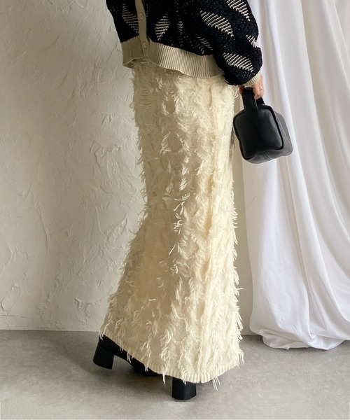She's Closet（シーズクローゼット）の「ミックスフリンジジャガードハイウエストニットタイトロングスカート（スカート・レディース・ブラック/アイボリー/グレー・FREE）」の2枚目の写真