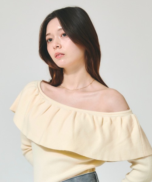 Luan(ルアン)の「【Luan】フリルオフショルダーニット(ニット/セーター・レディース・アイボリー/グレイッシュベージュ・0/1)」の14枚目の写真