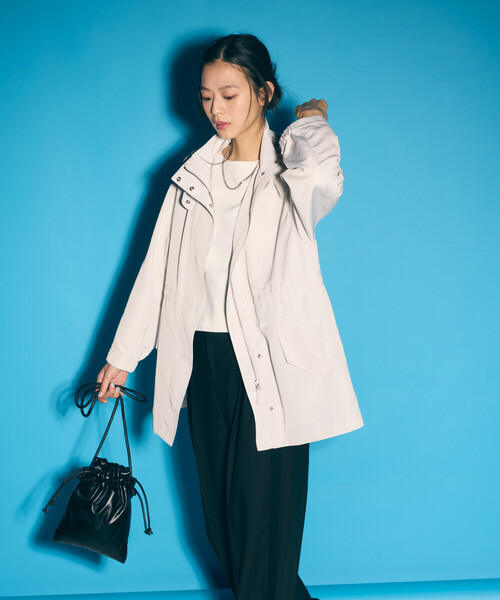 MONO　COMME CA（モノコムサ）の「チャーム付き パデッド巾着ショルダー（ショルダーバッグ・レディース・シルバー/ブラック・FREE）」の21枚目の写真