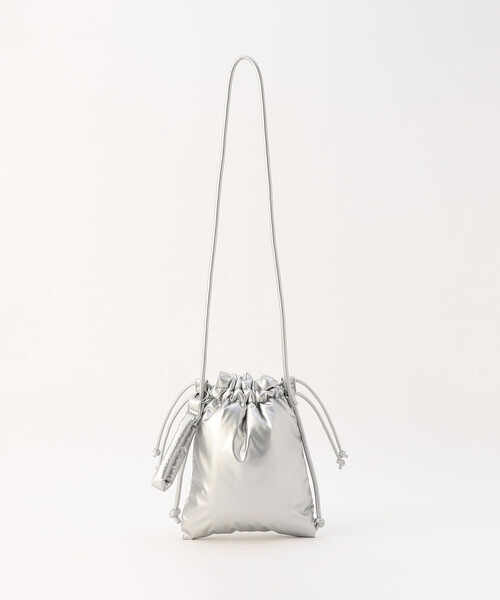 MONO　COMME CA（モノコムサ）の「チャーム付き パデッド巾着ショルダー（ショルダーバッグ・レディース・シルバー/ブラック・FREE）」の9枚目の写真