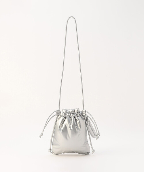 MONO　COMME CA（モノコムサ）の「チャーム付き パデッド巾着ショルダー（ショルダーバッグ・レディース・シルバー/ブラック・FREE）」の10枚目の写真