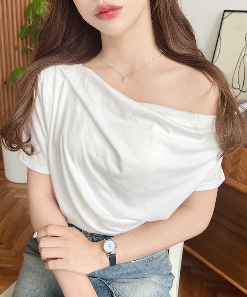 moment+(モーメントプラス)の「半袖ワンショルドレープカットソー(Tシャツ/カットソー・レディース・イエロー/杢グレー/オフホワイト/グレイッシュベージュ/ブラック/ピンク・M)」の1枚目の写真