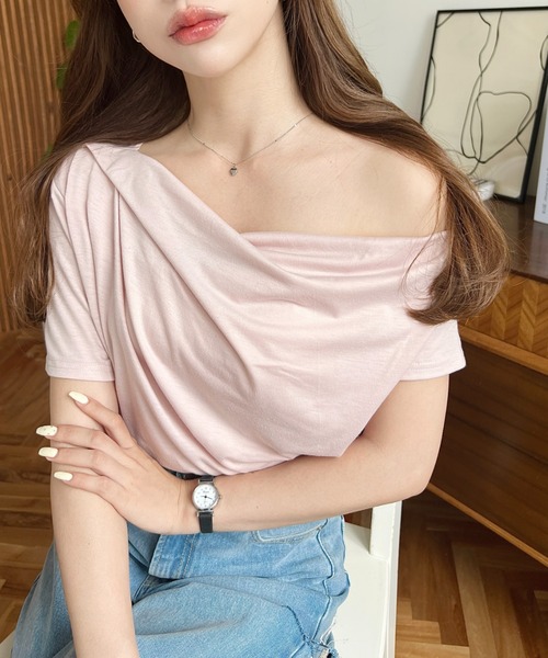 moment+(モーメントプラス)の「半袖ワンショルドレープカットソー(Tシャツ/カットソー・レディース・イエロー/杢グレー/オフホワイト/グレイッシュベージュ/ブラック/ピンク・M)」の6枚目の写真