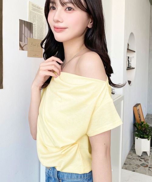 moment+(モーメントプラス)の「半袖ワンショルドレープカットソー(Tシャツ/カットソー・レディース・イエロー/杢グレー/オフホワイト/グレイッシュベージュ/ブラック/ピンク・M)」の21枚目の写真