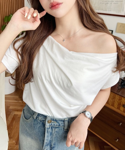 moment+(モーメントプラス)の「半袖ワンショルドレープカットソー(Tシャツ/カットソー・レディース・イエロー/杢グレー/オフホワイト/グレイッシュベージュ/ブラック/ピンク・M)」の15枚目の写真