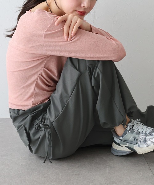 BLUEEAST（ブルーイースト）の「サイドリボンパラシュートパンツ（カーゴパンツ・レディース・ベージュ/ホワイト/チャコールグレー/ブラック・MEDIUM）」の14枚目の写真