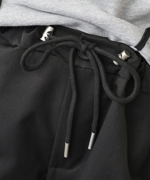 BLUEEAST（ブルーイースト）の「サイドリボンパラシュートパンツ（カーゴパンツ・レディース・ベージュ/ホワイト/チャコールグレー/ブラック・MEDIUM）」の22枚目の写真