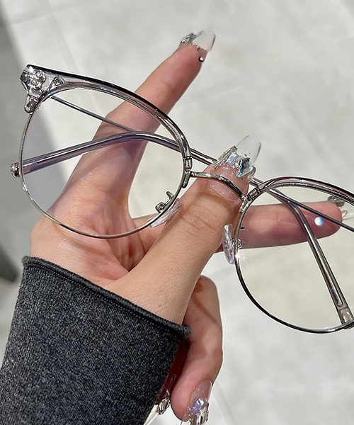Bifrost（ビフレスト）の「クリアレンズファッション眼鏡 アイウウェア 伊達めがね（メガネ・レディース・B/C/D/F/A・FREE）」の3枚目の写真
