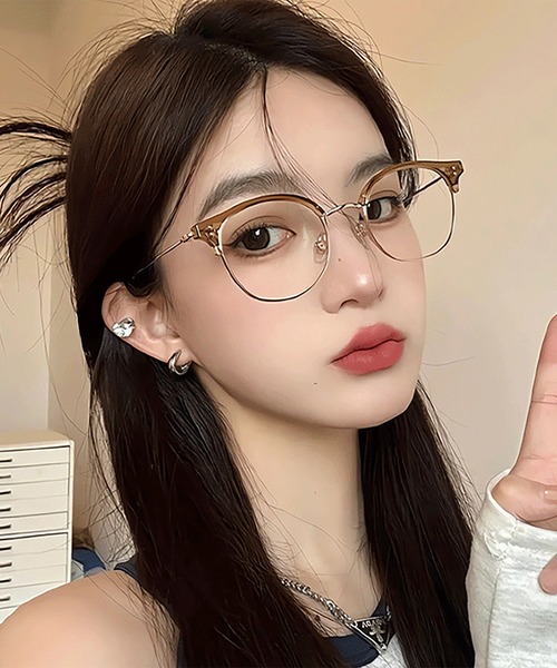 Bifrost（ビフレスト）の「クリアレンズファッション眼鏡 アイウウェア 伊達めがね（メガネ・レディース・B/C/D/F/A・FREE）」の10枚目の写真