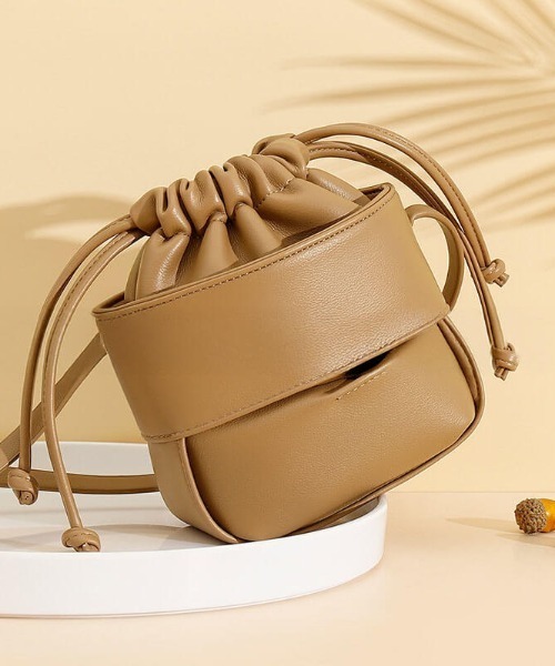 L LABEL（エルラベル）の「ドローコードバケットバッグ（ショルダーバッグ・レディース・ブラック/ホワイト/ベージュ・FREE）」の18枚目の写真