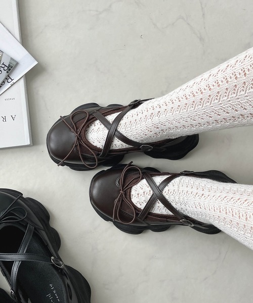 AS KNOW AS plus(アズノゥアズプラス)の「厚底 フェイクスウェードスニーカー / 厚底 リボンスニーカー(スニーカー・レディース・アイボリー/シルバー/ブラック/アイボリー系/ブラック系/ブラック系1/グレー系その他/ブラウン系1/ブラック系その他・LL/L/M/S)」の7枚目の写真