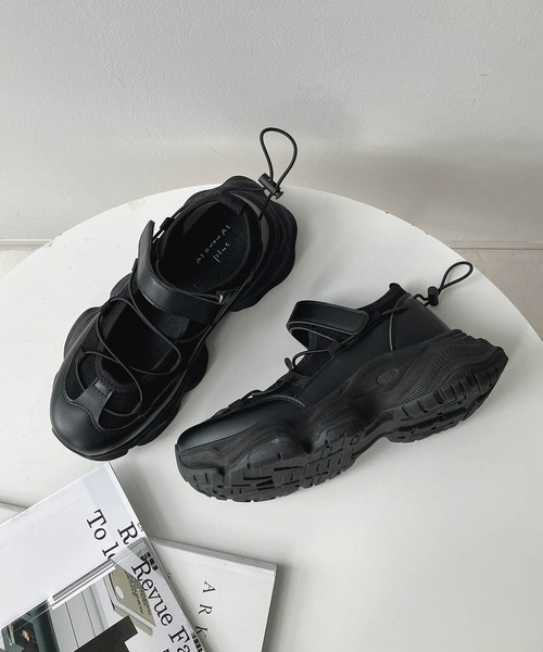 AS KNOW AS plus(アズノゥアズプラス)の「厚底 フェイクスウェードスニーカー / 厚底 リボンスニーカー(スニーカー・レディース・アイボリー/シルバー/ブラック/アイボリー系/ブラック系/ブラック系1/グレー系その他/ブラウン系1/ブラック系その他・LL/L/M/S)」の1枚目の写真