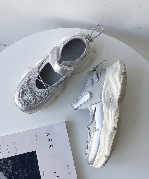 AS KNOW AS plus(アズノゥアズプラス)の「厚底 フェイクスウェードスニーカー / 厚底 リボンスニーカー(スニーカー・レディース・アイボリー/シルバー/ブラック/アイボリー系/ブラック系/ブラック系1/グレー系その他/ブラウン系1/ブラック系その他・LL/L/M/S)」の14枚目の写真