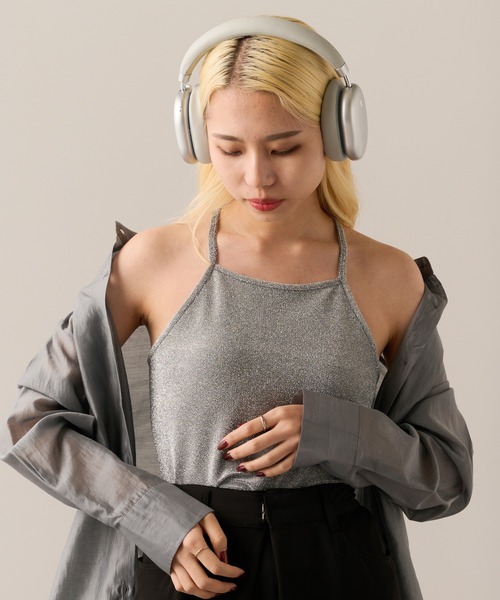 MAGASIN DE MODE Onjna(マガジンデモードオンジェナ )の「【MAGASIN DE MODE Onjna】Glitter back cross camisole / ラメバッククロス カップ付きキャミソール DTK(キャミソール・レディース・ブラック/オフホワイト/シルバー/ブラウン・FREE)」の1枚目の写真