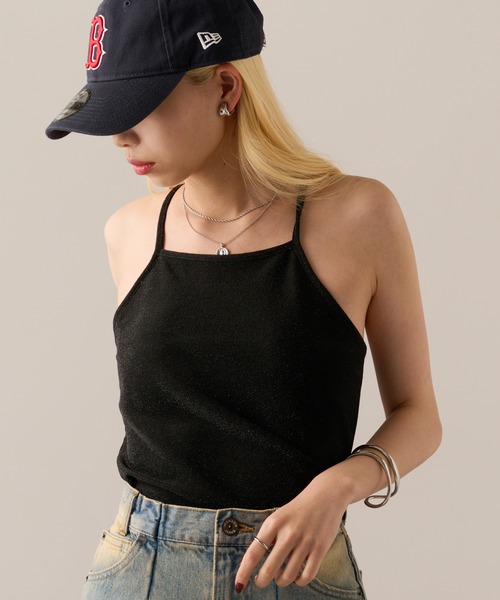 MAGASIN DE MODE Onjna(マガジンデモードオンジェナ )の「【MAGASIN DE MODE Onjna】Glitter back cross camisole / ラメバッククロス カップ付きキャミソール DTK(キャミソール・レディース・ブラック/オフホワイト/シルバー/ブラウン・FREE)」の7枚目の写真