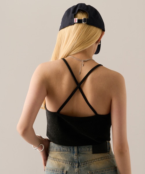 MAGASIN DE MODE Onjna(マガジンデモードオンジェナ )の「【MAGASIN DE MODE Onjna】Glitter back cross camisole / ラメバッククロス カップ付きキャミソール DTK(キャミソール・レディース・ブラック/オフホワイト/シルバー/ブラウン・FREE)」の9枚目の写真