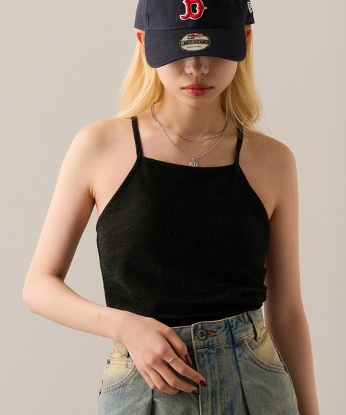 MAGASIN DE MODE Onjna(マガジンデモードオンジェナ )の「【MAGASIN DE MODE Onjna】Glitter back cross camisole / ラメバッククロス カップ付きキャミソール DTK(キャミソール・レディース・ブラック/オフホワイト/シルバー/ブラウン・FREE)」の6枚目の写真