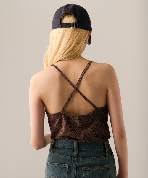 MAGASIN DE MODE Onjna(マガジンデモードオンジェナ )の「【MAGASIN DE MODE Onjna】Glitter back cross camisole / ラメバッククロス カップ付きキャミソール DTK(キャミソール・レディース・ブラック/オフホワイト/シルバー/ブラウン・FREE)」の16枚目の写真