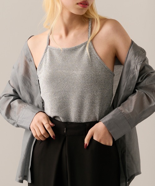 MAGASIN DE MODE Onjna(マガジンデモードオンジェナ )の「【MAGASIN DE MODE Onjna】Glitter back cross camisole / ラメバッククロス カップ付きキャミソール DTK(キャミソール・レディース・ブラック/オフホワイト/シルバー/ブラウン・FREE)」の19枚目の写真