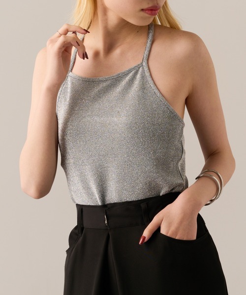 MAGASIN DE MODE Onjna(マガジンデモードオンジェナ )の「【MAGASIN DE MODE Onjna】Glitter back cross camisole / ラメバッククロス カップ付きキャミソール DTK(キャミソール・レディース・ブラック/オフホワイト/シルバー/ブラウン・FREE)」の20枚目の写真