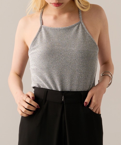 MAGASIN DE MODE Onjna(マガジンデモードオンジェナ )の「【MAGASIN DE MODE Onjna】Glitter back cross camisole / ラメバッククロス カップ付きキャミソール DTK(キャミソール・レディース・ブラック/オフホワイト/シルバー/ブラウン・FREE)」の21枚目の写真