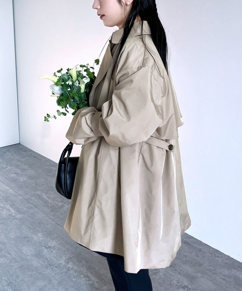 reca（レカ）の「キャンディ袖トレンチ風Aラインコート（トレンチコート・レディース・アイボリー/ブラック/グレイッシュベージュ/ベージュ・M）」の19枚目の写真