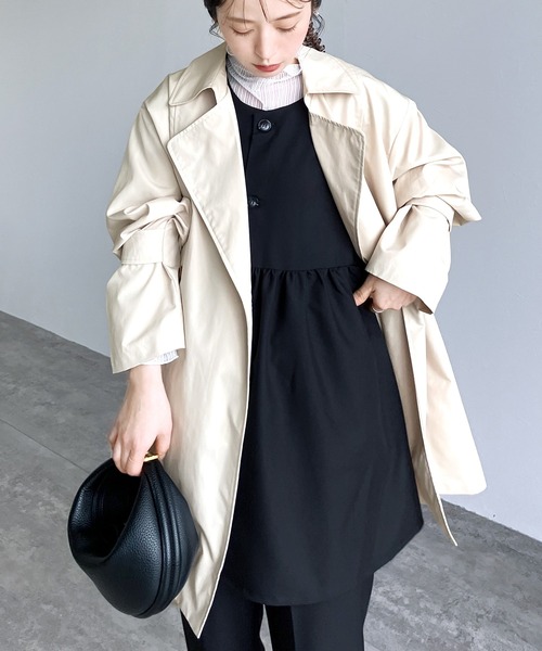 reca（レカ）の「キャンディ袖トレンチ風Aラインコート（トレンチコート・レディース・アイボリー/ブラック/グレイッシュベージュ/ベージュ・M）」の16枚目の写真