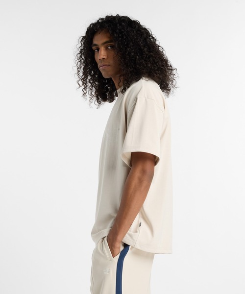 NEW BALANCE（ニューバランス）の「オーバーサイズドショートスリーブTシャツ（Tシャツ/カットソー・メンズ・ブラック/オフホワイト/サンドグレー・SMALL/MEDIUM/LARGE/X-LARGE/XX-LARGE）」の14枚目の写真