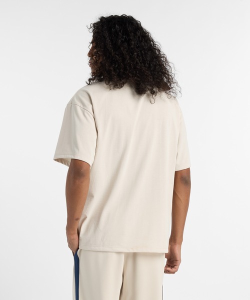 NEW BALANCE（ニューバランス）の「オーバーサイズドショートスリーブTシャツ（Tシャツ/カットソー・メンズ・ブラック/オフホワイト/サンドグレー・SMALL/MEDIUM/LARGE/X-LARGE/XX-LARGE）」の15枚目の写真