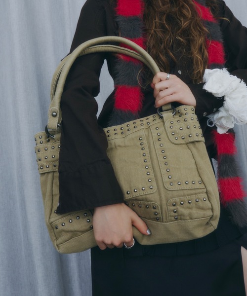 DTYYPE(ドタイプ)の「ヴィンテージ風スタッズラインハンドバッグ(ショルダーバッグ・レディース・ブラック/ベージュ・FREE)」の17枚目の写真