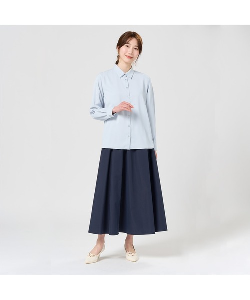 TOKYO SHIRTS(トウキョウシャツ)の「パウダーサテン シャツカラーレディース長袖ブラウス(シャツ/ブラウス・レディース・オフホワイト/ブルーグレー・M/L)」の4枚目の写真