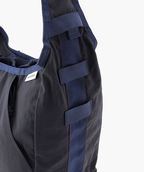 BRIEFING（ブリーフィング）の「BRIEFING/ブリーフィング HOBO BAG TALL トールホーボーバック（ショルダーバッグ・メンズ・ネイビー/チャコール/ベージュ・FREE）」の19枚目の写真