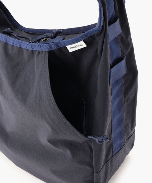 BRIEFING（ブリーフィング）の「BRIEFING/ブリーフィング HOBO BAG TALL トールホーボーバック（ショルダーバッグ・メンズ・ネイビー/チャコール/ベージュ・FREE）」の9枚目の写真