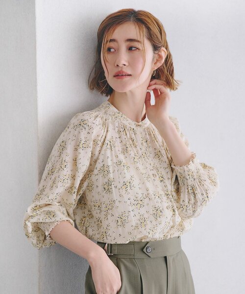 grove（グローブ）の「【デイリーから特別な日まで】華やかさを纏うヴィンテージサテンブラウス（シャツ/ブラウス・レディース・ライトブルー/オフホワイト/ホワイト系3/ブラック系/ピンク・02/03/01/04/05）」の2枚目の写真