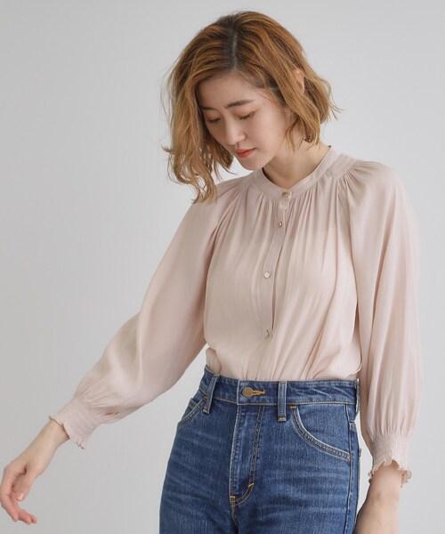 grove（グローブ）の「【デイリーから特別な日まで】華やかさを纏うヴィンテージサテンブラウス（シャツ/ブラウス・レディース・ライトブルー/オフホワイト/ホワイト系3/ブラック系/ピンク・02/03/01/04/05）」の11枚目の写真