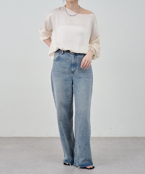 SHENERY（シーナリー）の「《1枚で様になる》《さらっとした着心地》袖タックサテンプルオーバー（シャツ/ブラウス・レディース・オフホワイト/ブラック・FREE）」の10枚目の写真