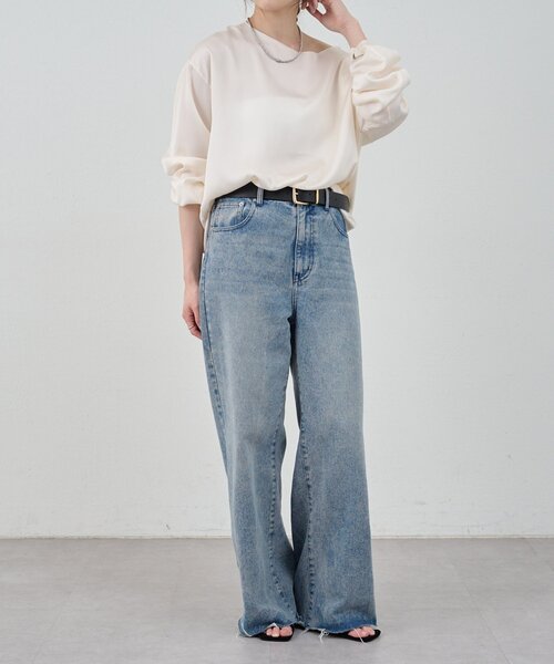 SHENERY（シーナリー）の「《1枚で様になる》《さらっとした着心地》袖タックサテンプルオーバー（シャツ/ブラウス・レディース・オフホワイト/ブラック・FREE）」の9枚目の写真