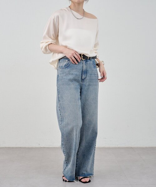 SHENERY（シーナリー）の「《1枚で様になる》《さらっとした着心地》袖タックサテンプルオーバー（シャツ/ブラウス・レディース・オフホワイト/ブラック・FREE）」の8枚目の写真