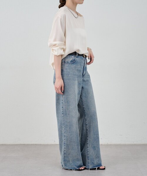 SHENERY（シーナリー）の「《1枚で様になる》《さらっとした着心地》袖タックサテンプルオーバー（シャツ/ブラウス・レディース・オフホワイト/ブラック・FREE）」の12枚目の写真