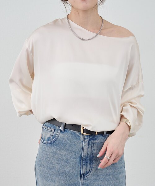 SHENERY（シーナリー）の「《1枚で様になる》《さらっとした着心地》袖タックサテンプルオーバー（シャツ/ブラウス・レディース・オフホワイト/ブラック・FREE）」の11枚目の写真