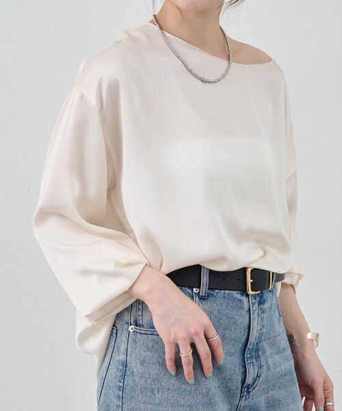 SHENERY（シーナリー）の「《1枚で様になる》《さらっとした着心地》袖タックサテンプルオーバー（シャツ/ブラウス・レディース・オフホワイト/ブラック・FREE）」の17枚目の写真